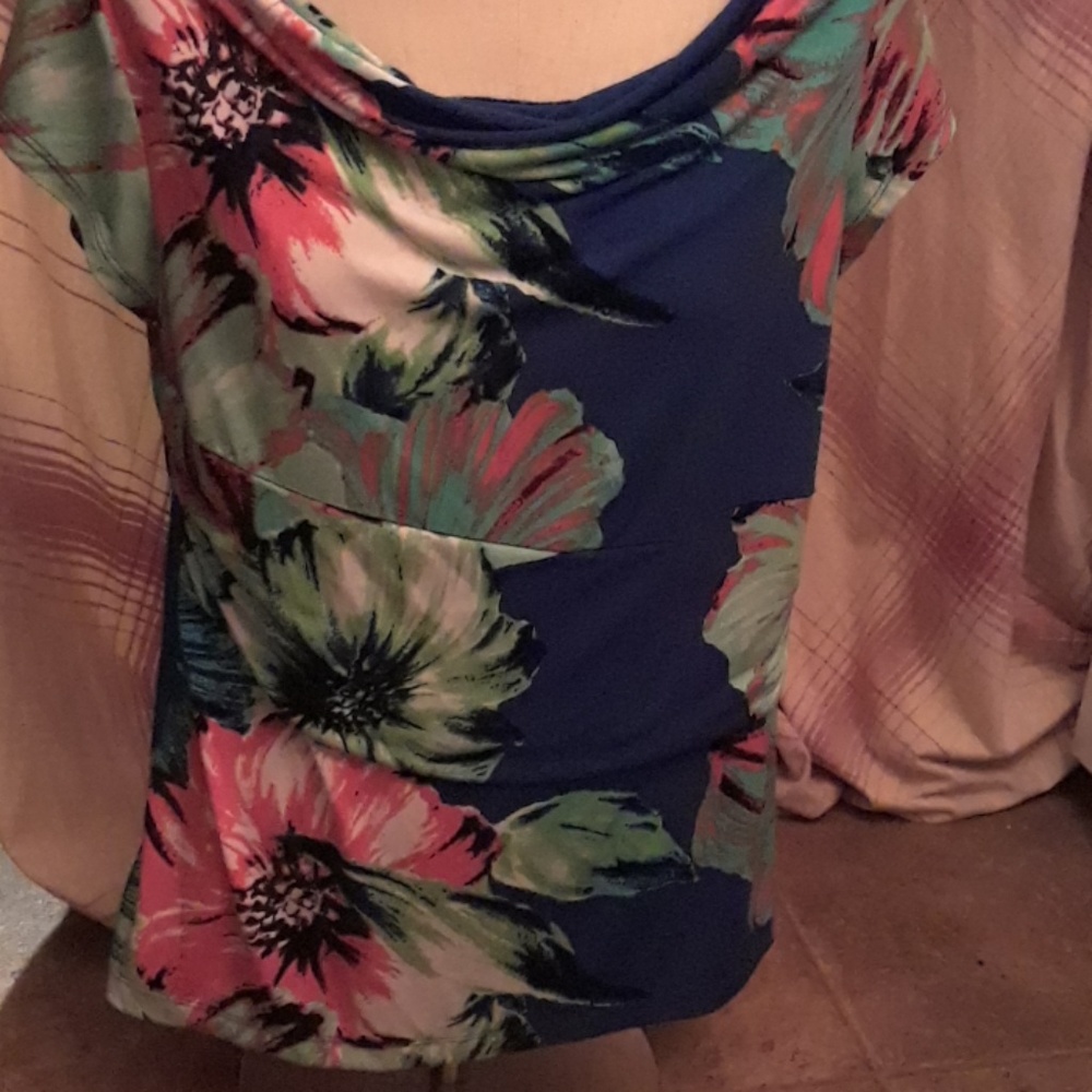 Skye's the Limit top